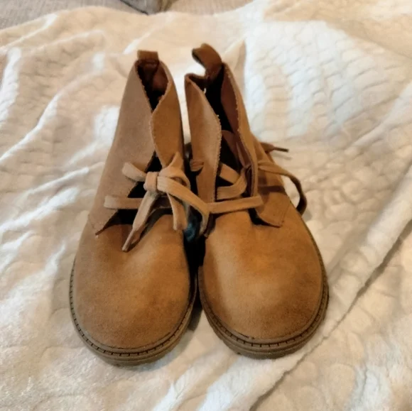 GAP Kids Suede High Top Boots - Picture 2 of 6